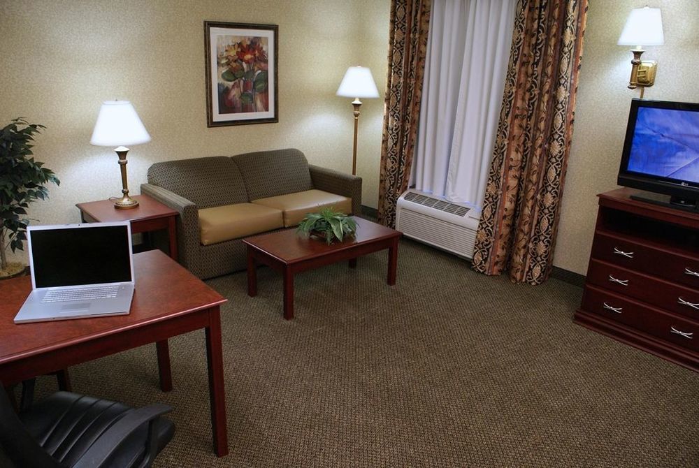 Hampton Inn & Suites Toledo-Perrysburg Rossford Habitación foto