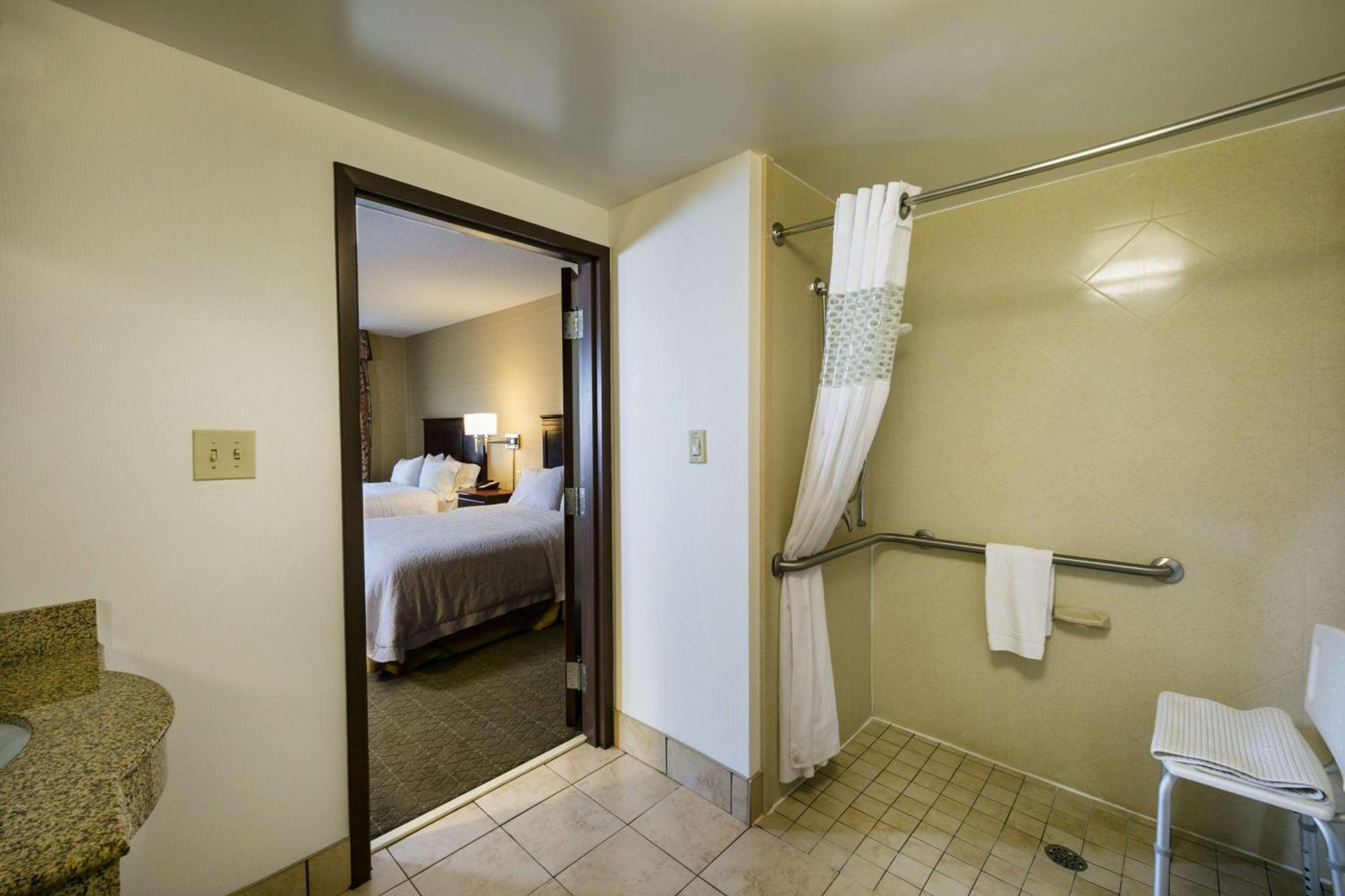 Hampton Inn & Suites Toledo-Perrysburg Rossford Exterior foto