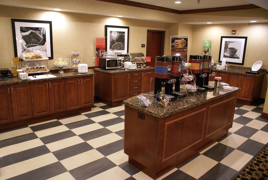 Hampton Inn & Suites Toledo-Perrysburg Rossford Restaurante foto
