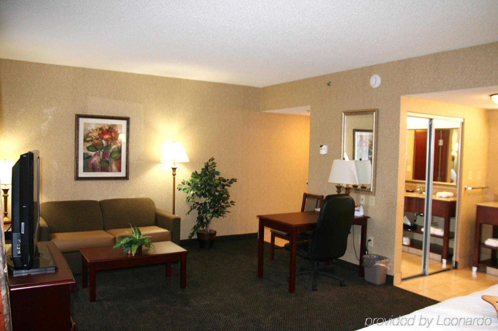 Hampton Inn & Suites Toledo-Perrysburg Rossford Habitación foto